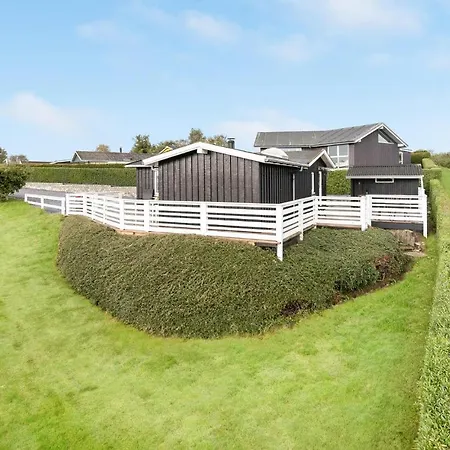 In With 2 Bedrooms And Wifi Hejls