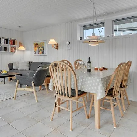Σπίτι διακοπών In With 2 Bedrooms And Wifi *