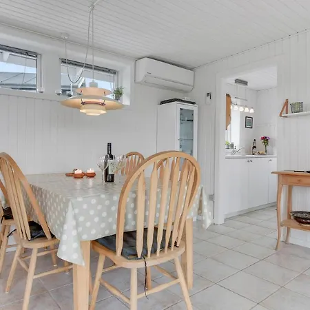 In With 2 Bedrooms And Wifi Σπίτι διακοπών *