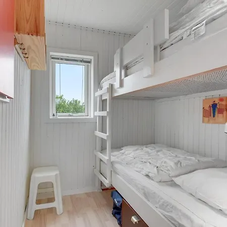 Σπίτι διακοπών In With 2 Bedrooms And Wifi Hejls